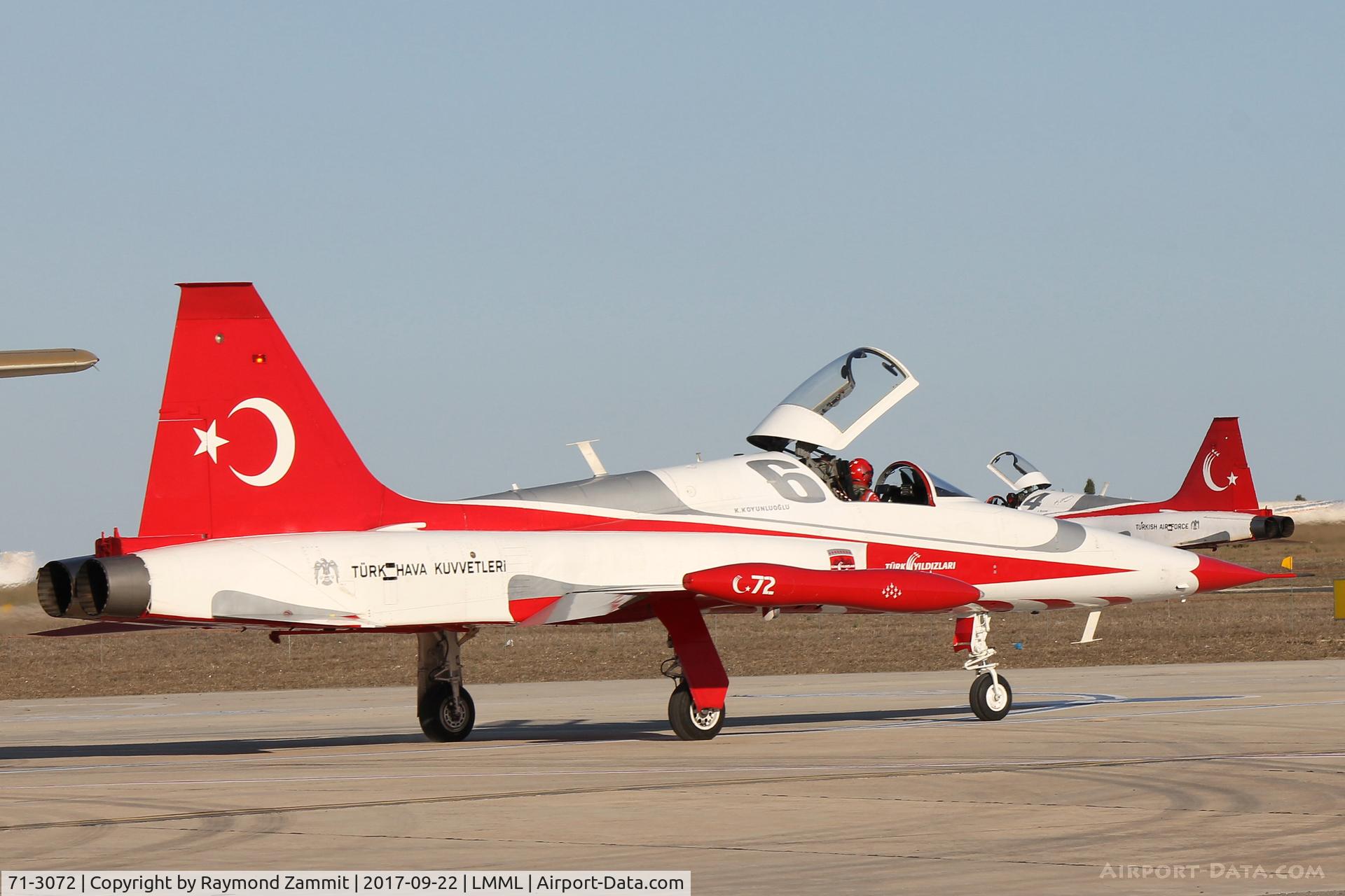 71-3072, Northrop (Canadair) NF-5A-2000 (CL-226) C/N 72, Northrop NF-5B 71-3072/6 Turkish Stars Aerobatic Team