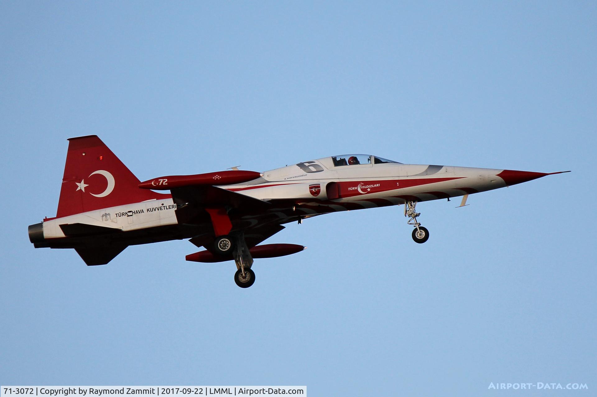 71-3072, Northrop (Canadair) NF-5A-2000 (CL-226) C/N 72, Northrop NF-5B 71-3072/6 Turkish Stars Aerobatic Team