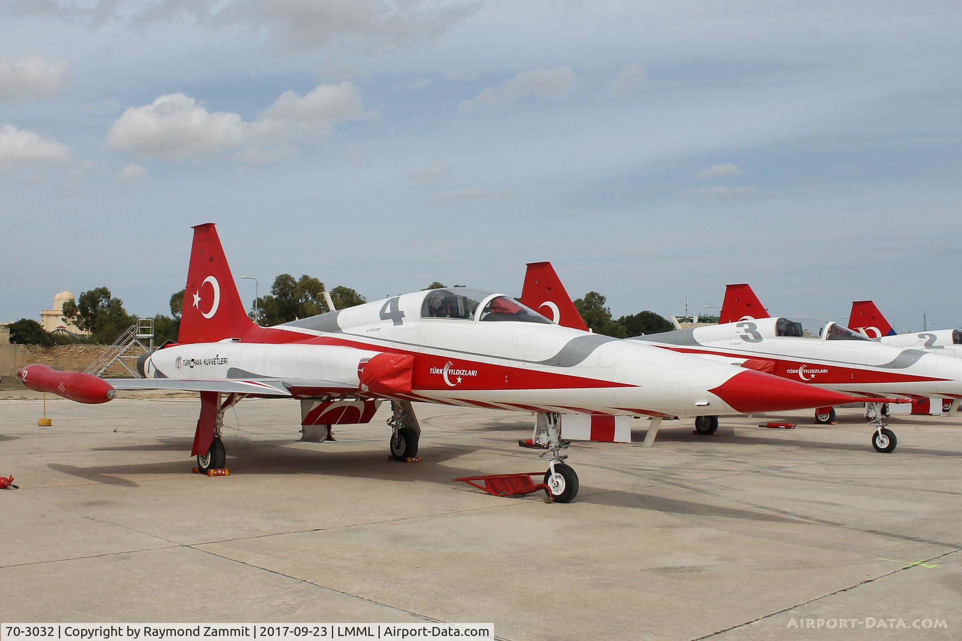 70-3032, Northrop (Canadair) NF-5A-2000 (CL-226) C/N 32, Northrop NF-5B 70-3032/4 Turkish Stars Aerobatic Team