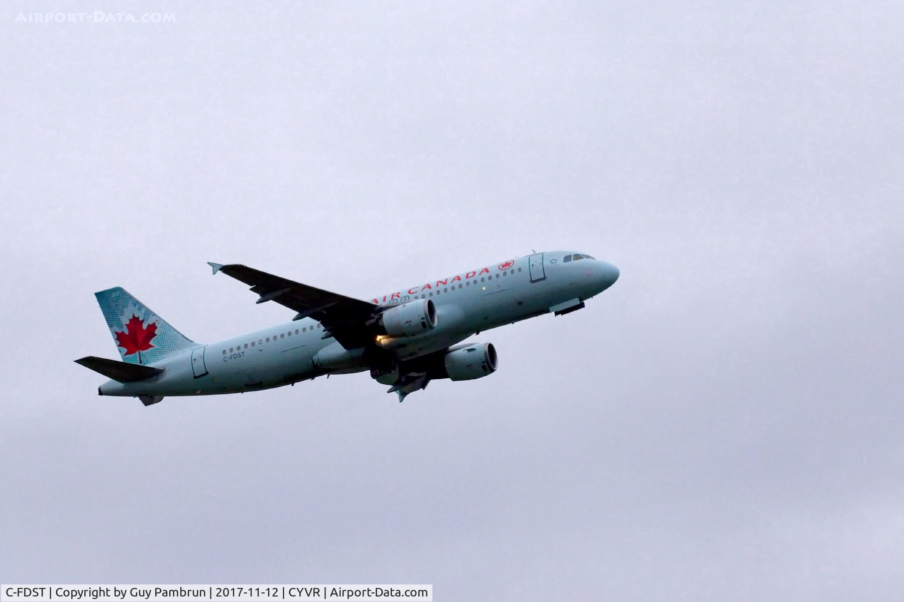 C-FDST, 1990 Airbus A320-211 C/N 127, Departing