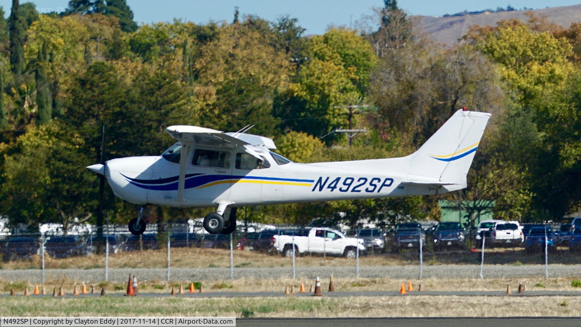 N492SP, 1998 Cessna 172S C/N 172S8033, Buchanan Field Concord California 2017.