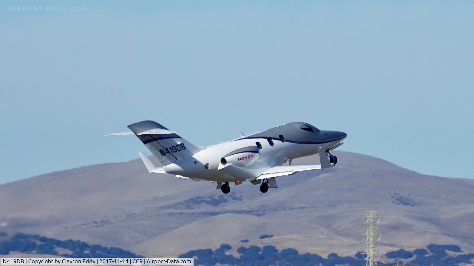 N419DB, 2016 Honda HA-420 HondaJet C/N 42000040, Buchanan Field Concord California 2017.