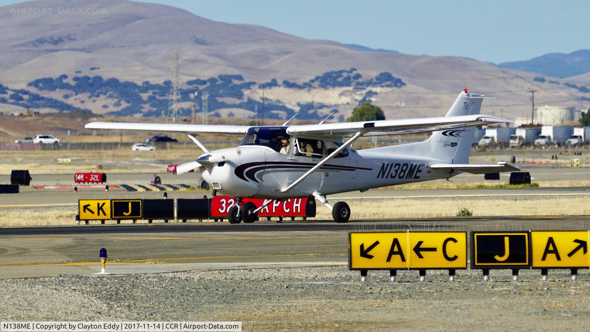 N138ME, 2000 Cessna 172S C/N 172S8422, Buchanan Field Concord California 2017.