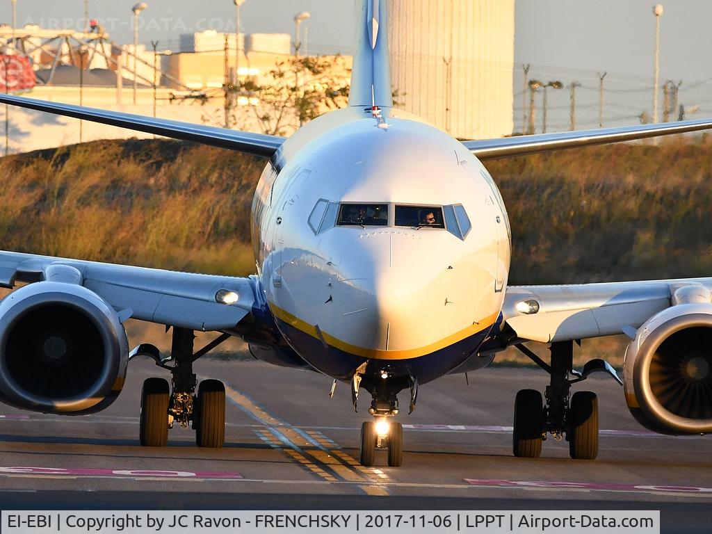 EI-EBI, 2009 Boeing 737-8AS C/N 37527, FR1798 ready to take off to Toulouse