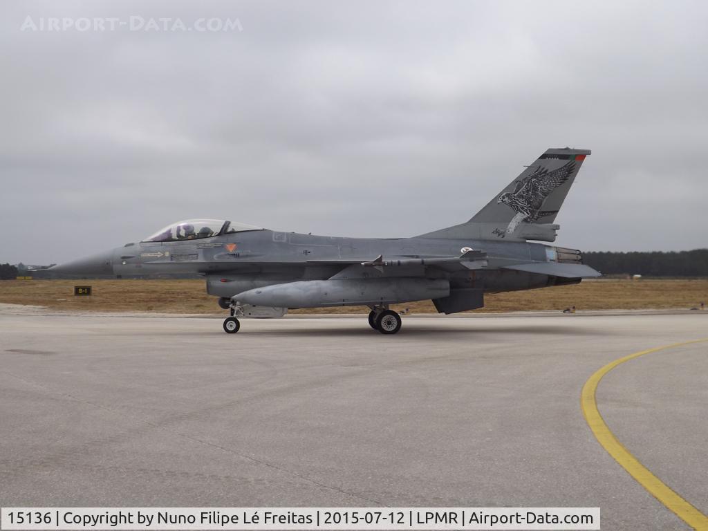 15136, 1983 General Dynamics F-16AM Fighting Falcon C/N 61-634/M17-20, Taxying.