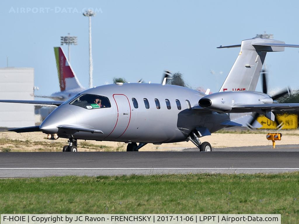 F-HOIE, 2011 Piaggio P-180 Avanti II C/N 1225, Investairs Izernore / SOGELEASE ready to departure runway 03