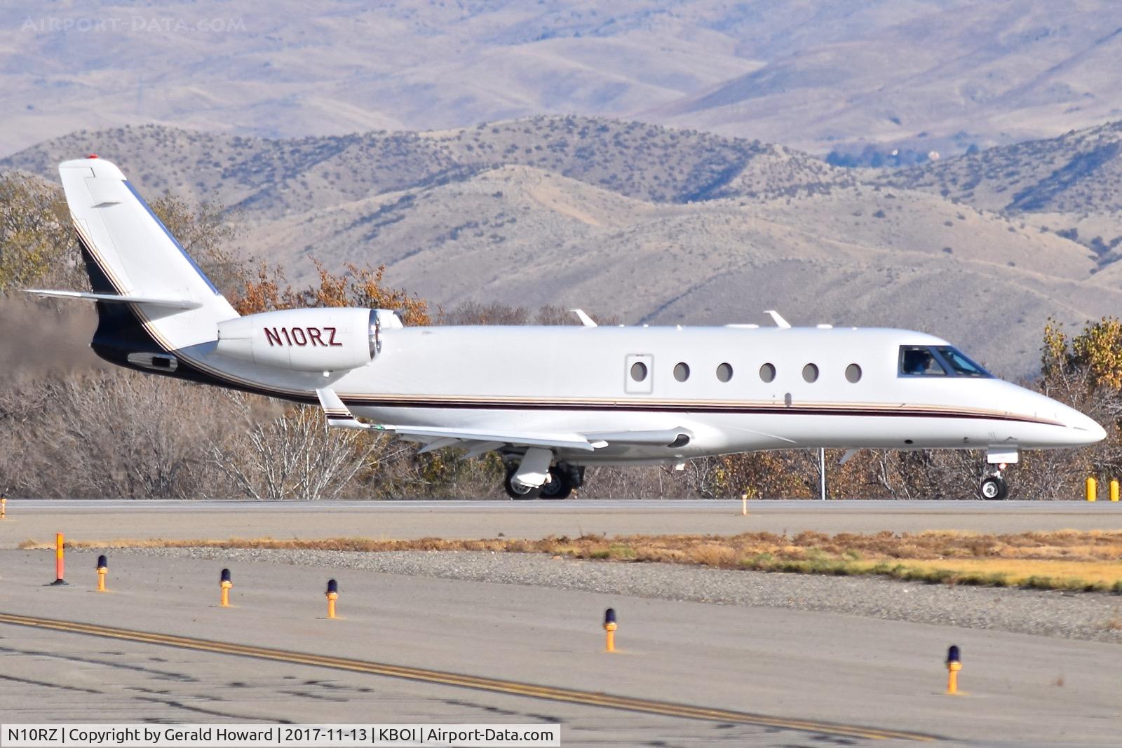 N10RZ, 2008 Israel Aerospace Industries Gulfstream G150 C/N 258, Starting take off roll on RWY 10R.