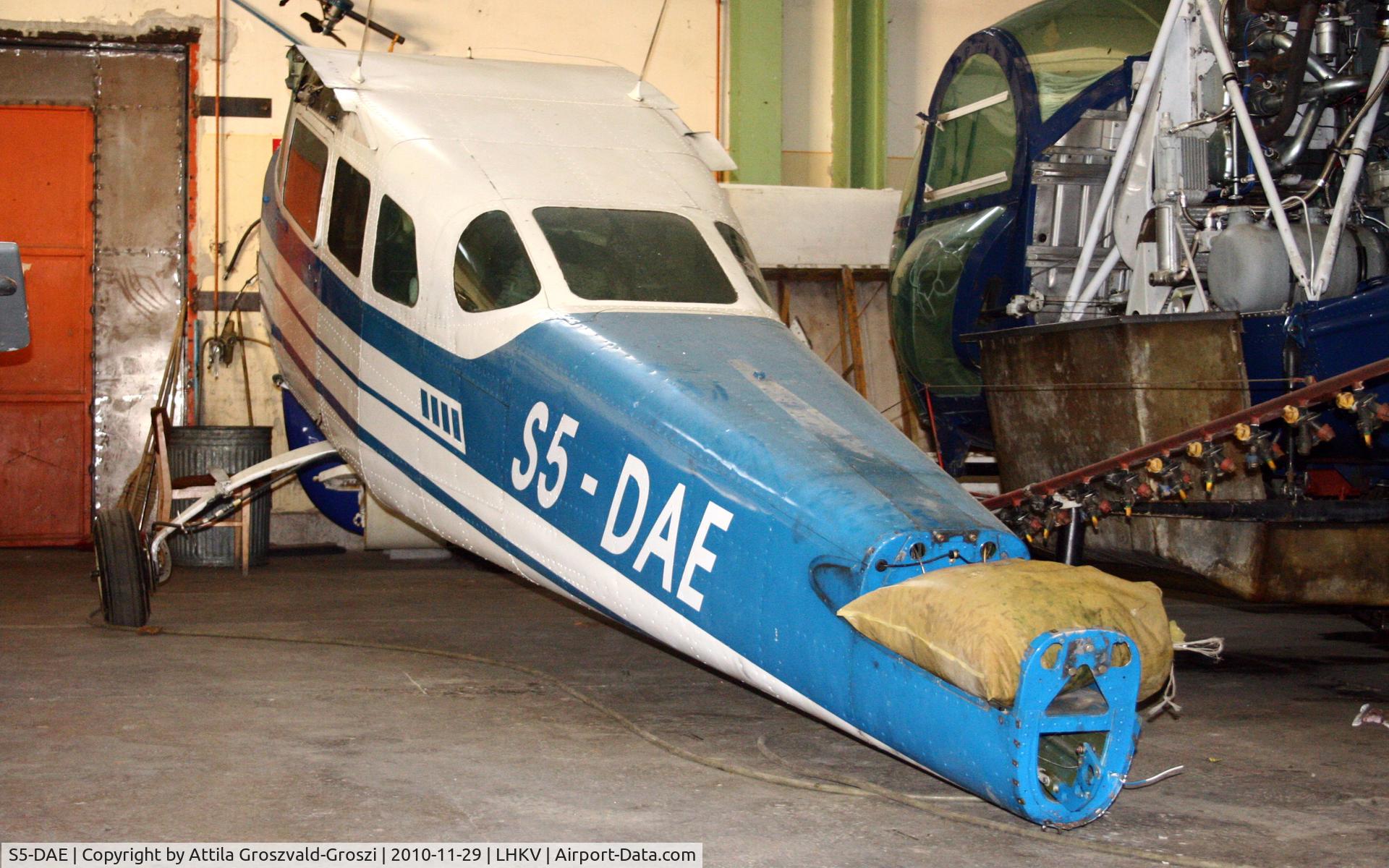 S5-DAE, 1967 Cessna U206B Super Skywagon C/N U206-0851, Kaposújlak Airport, Hungary