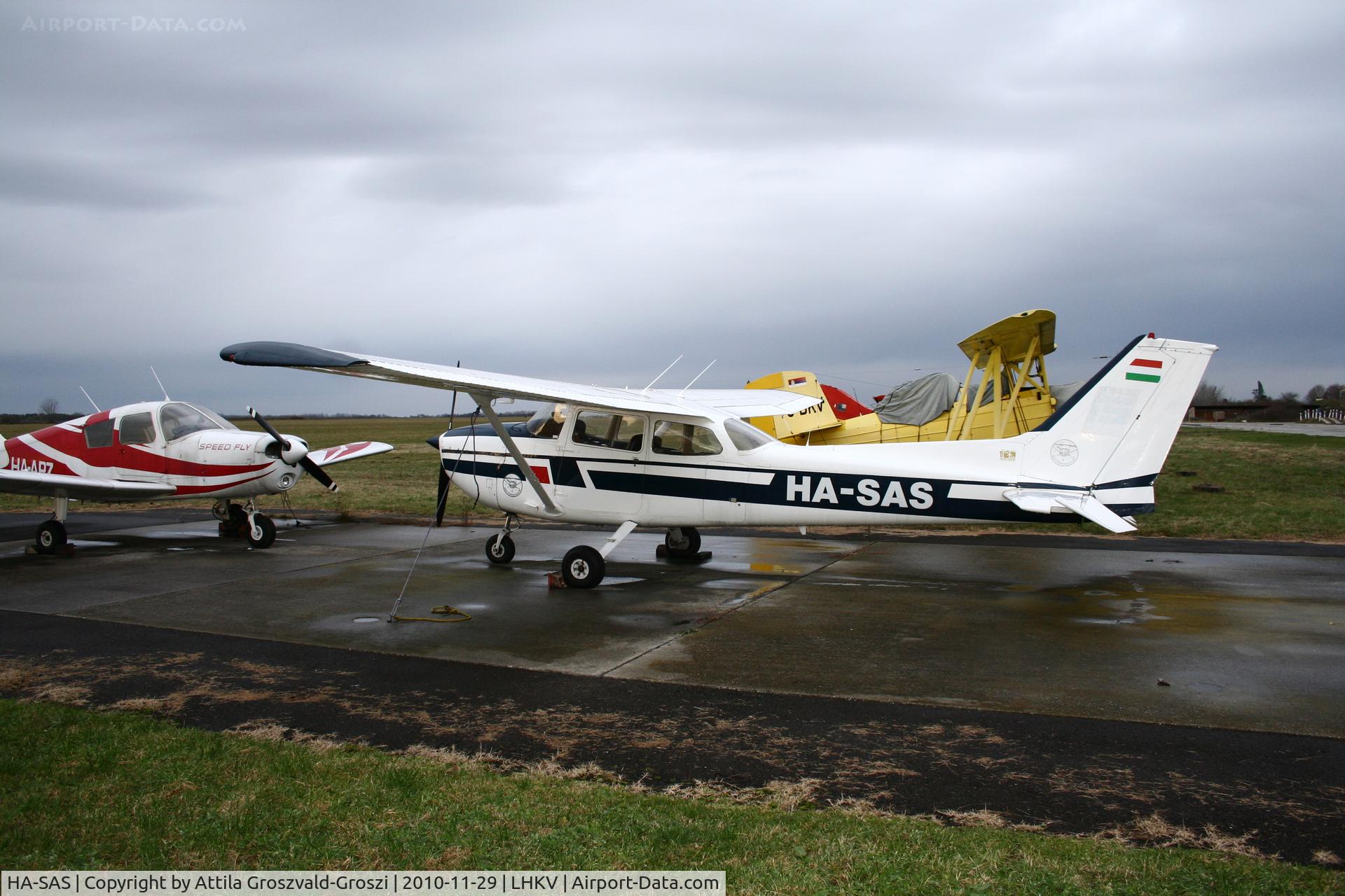 HA-SAS, 1978 Cessna 172N C/N 17270622, Kaposújlak Airport, Hungary