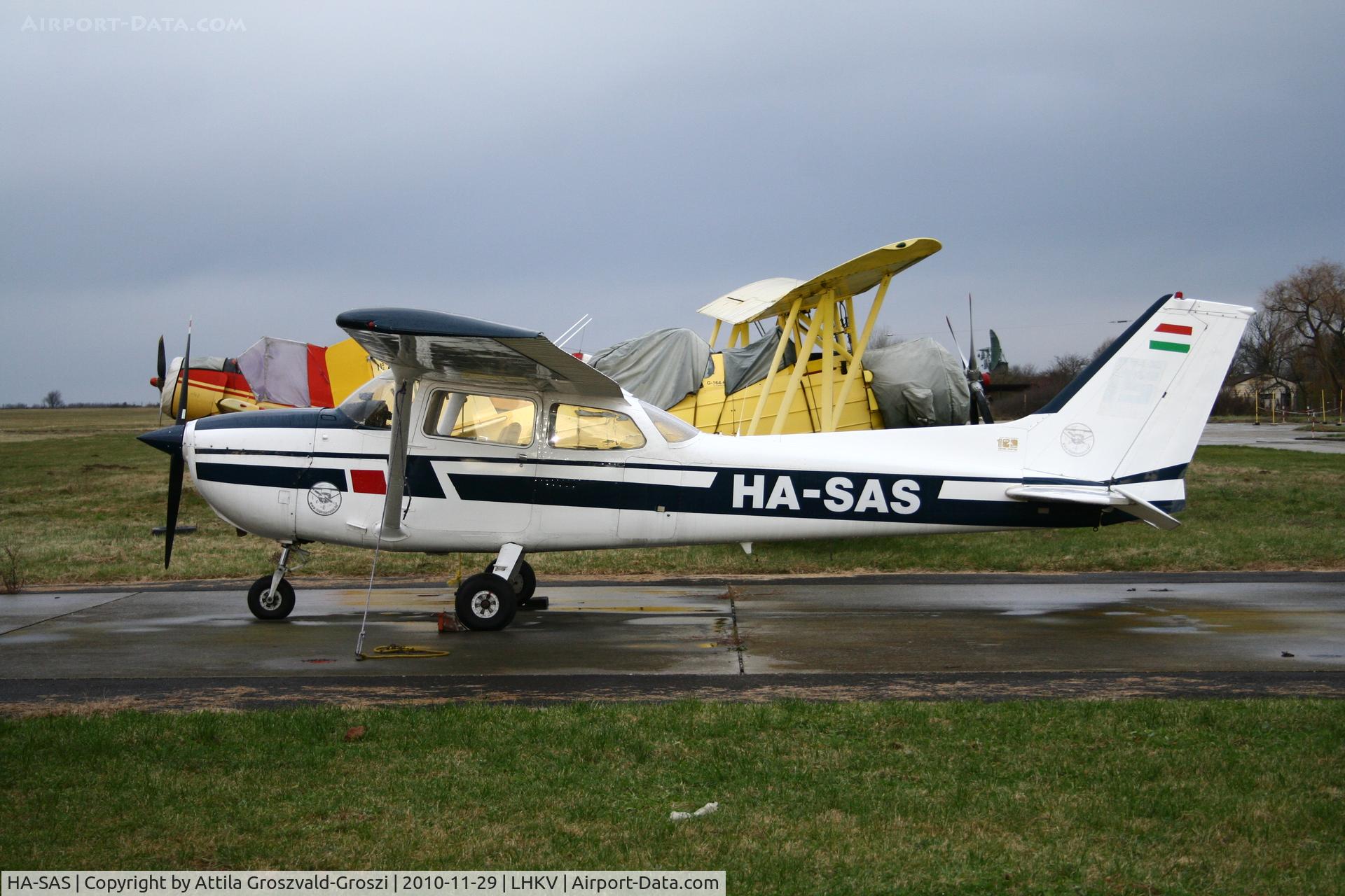 HA-SAS, 1978 Cessna 172N C/N 17270622, Kaposújlak Airport, Hungary
