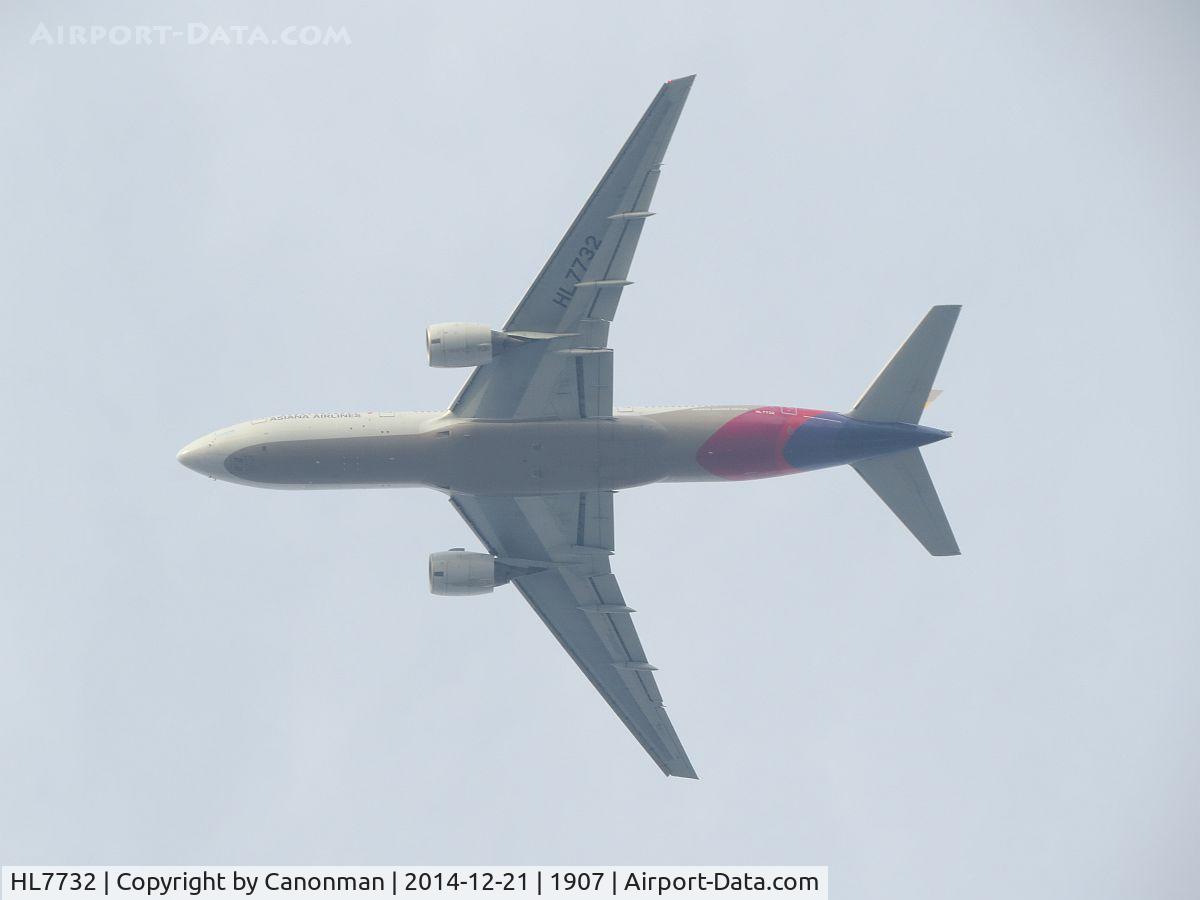 HL7732, 2004 Boeing 777-28E/ER C/N 29174, On final