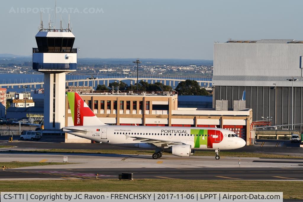 CS-TTI, 1998 Airbus A319-111 C/N 933, Eca de Queiros