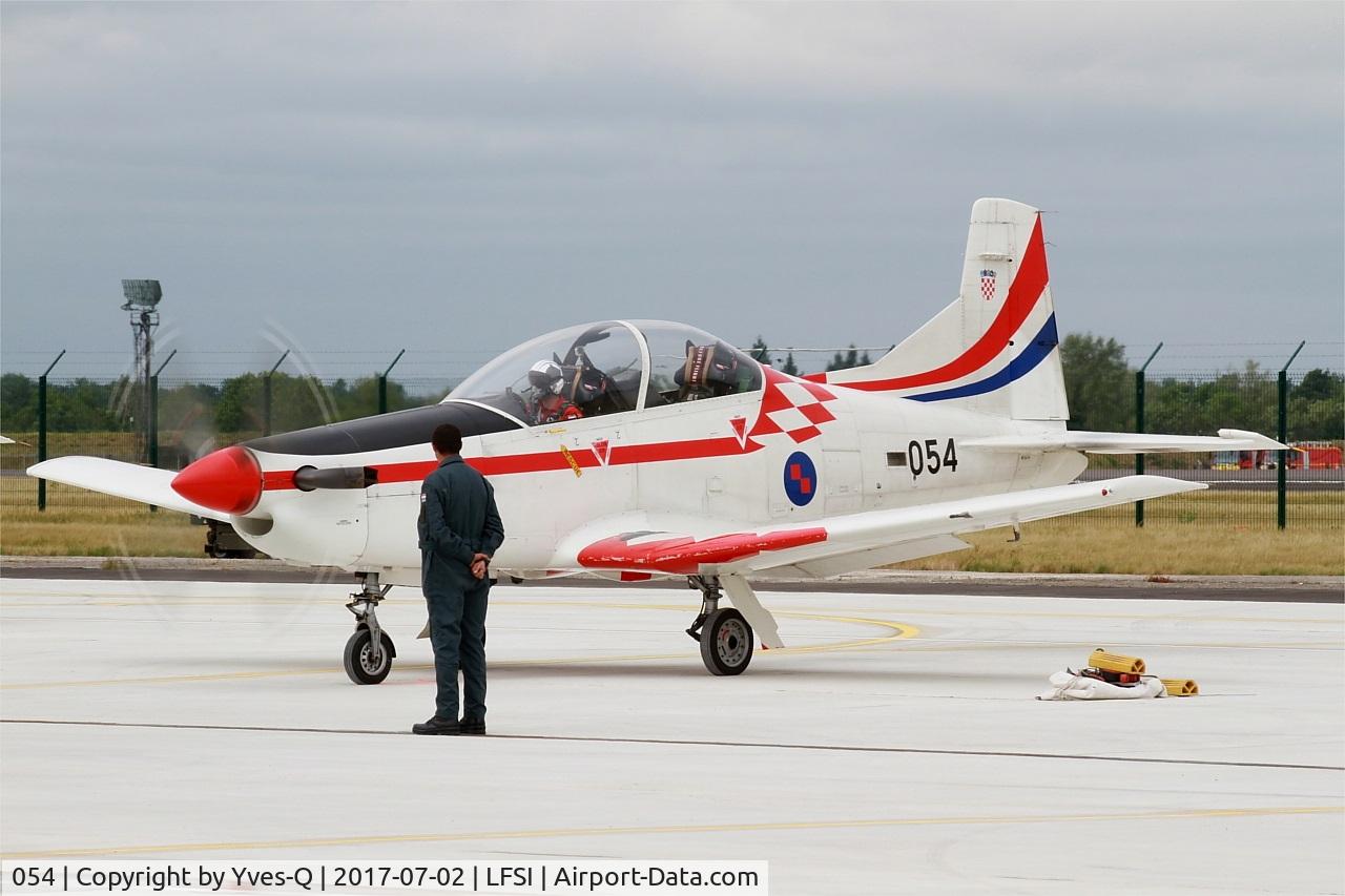054, Pilatus PC-9M C/N 617, Pilatus PC-9M, Croatian Air Force aerobatic team, Start engine, St Dizier-Robinson Air Base 113 (LFSI) Open day 2017