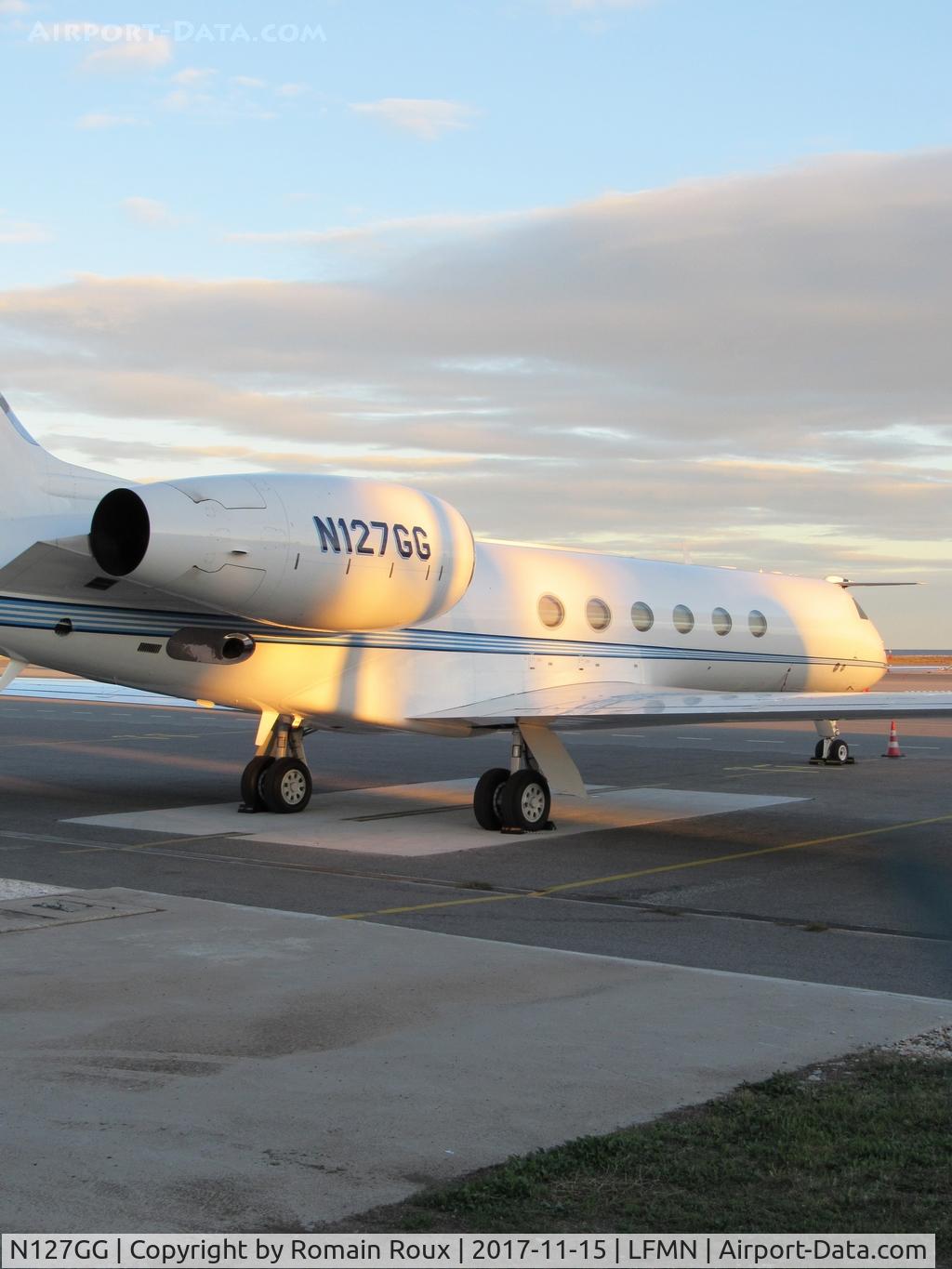 N127GG, 1997 Gulfstream Aerospace G-V C/N 534, Parked