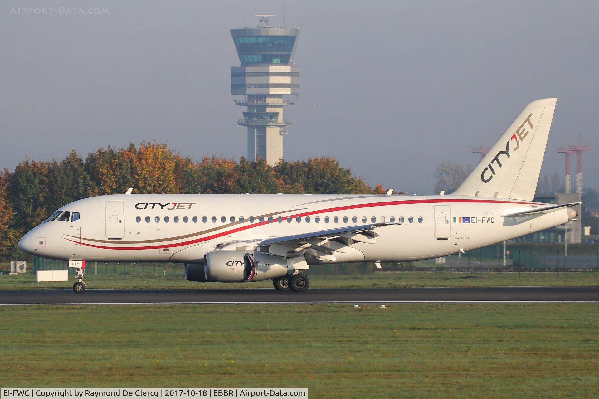 EI-FWC, 2016 Sukhoi SuperJet 100-95B C/N 95111, Landing rwy 25L