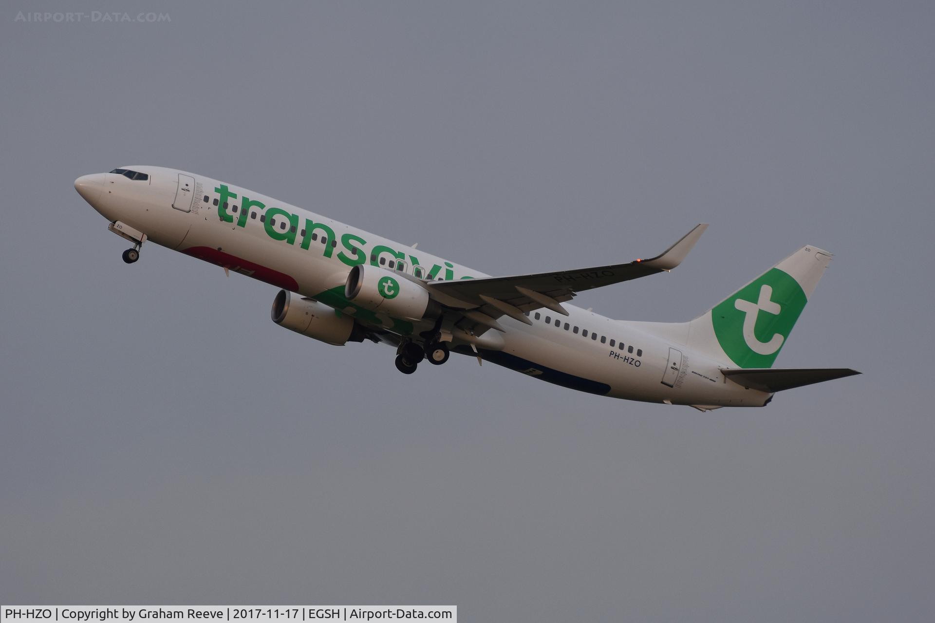 PH-HZO, 2007 Boeing 737-8K2 C/N 34169, Leaving Norwich in a new colour scheme.