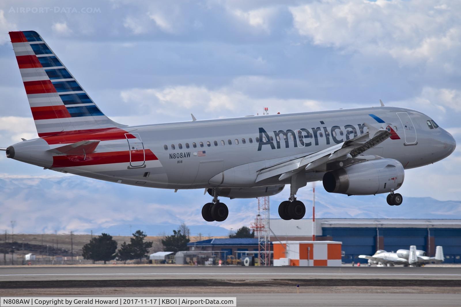 N808AW, 1999 Airbus A319-132 C/N 1088, Landing RWY 28R.