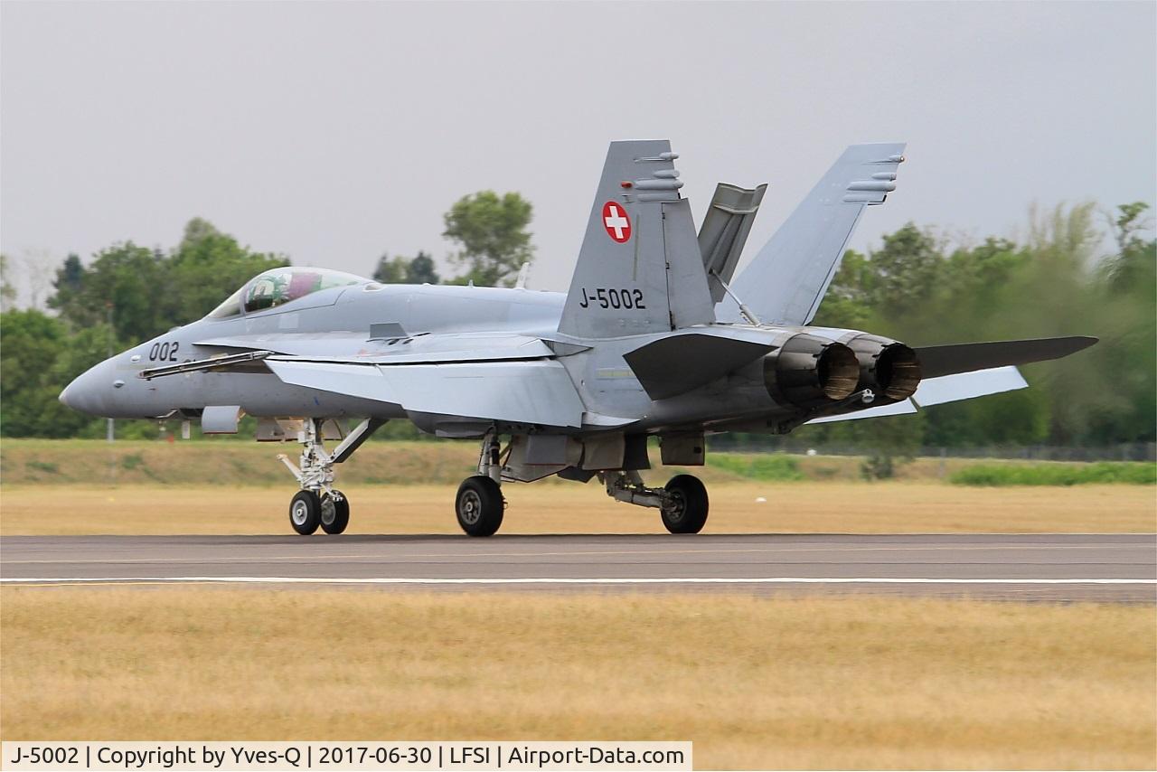 J-5002, McDonnell Douglas F/A-18C Hornet C/N 1315/SFC002, Swiss Air Force McDonnell Douglas FA-18C Hornet, Landing rwy 29, St Dizier-Robinson Air Base 113 (LFSI) Open day 2017