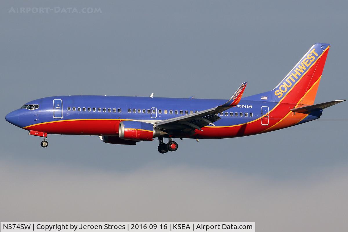 N374SW, 1993 Boeing 737-3H4 C/N 26582, KSEA