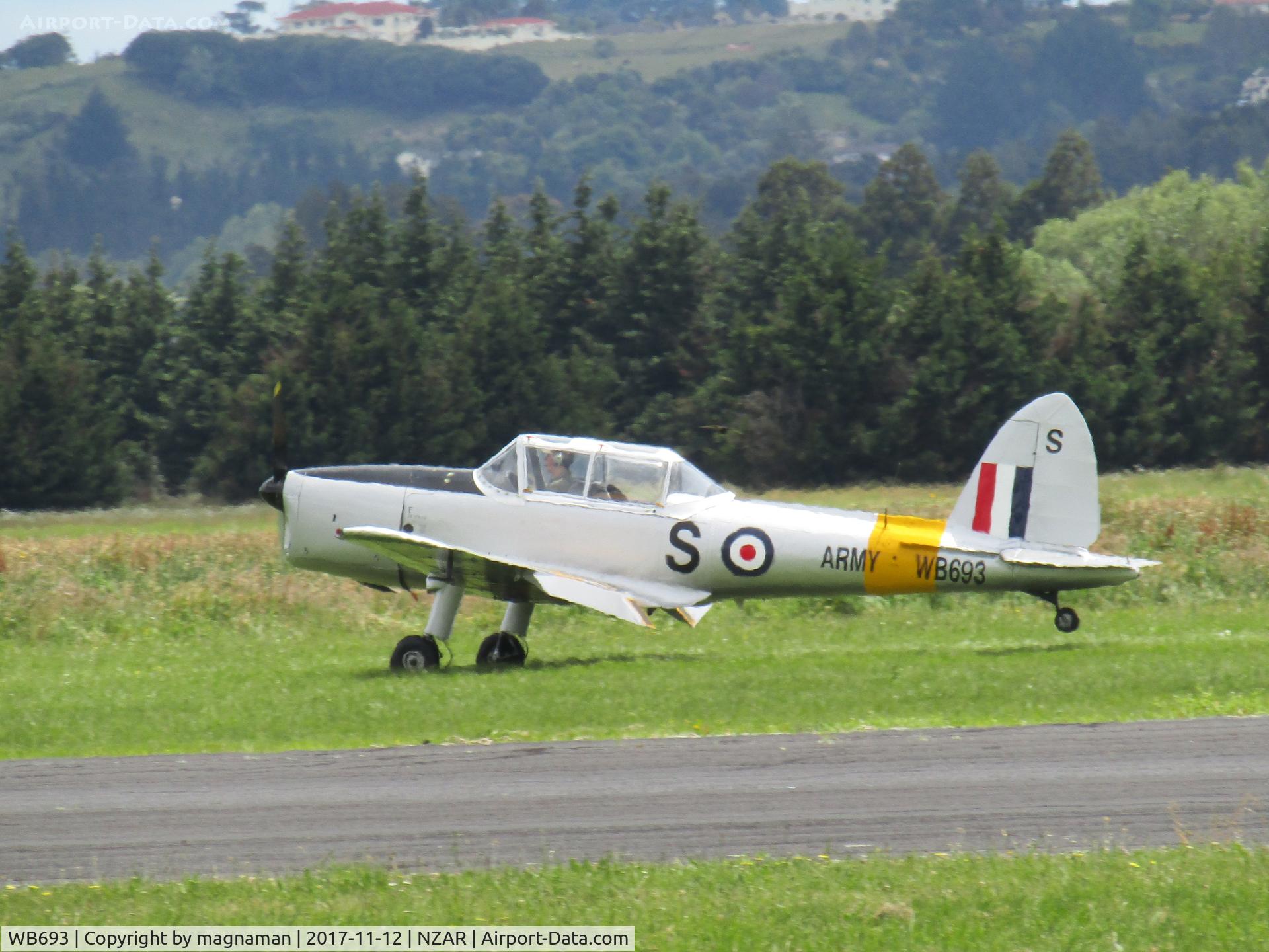 WB693, 1950 De Havilland DHC-1 Chipmunk T.10 C/N C1/0141, landing on grass strip