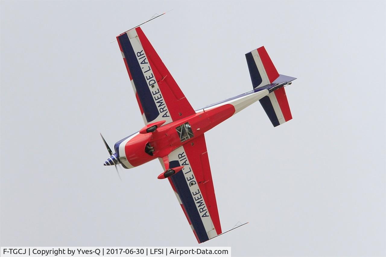 F-TGCJ, Extra EA-330SC C/N 05, Extra 330SC, French Air Force aerobatic team, On display, St Dizier-Robinson Air Base 113 (LFSI) Open day 2017