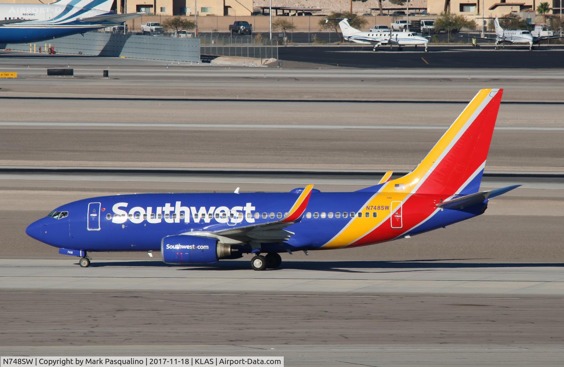 N748SW, 1999 Boeing 737-7H4 C/N 29800, Boeing 737-700