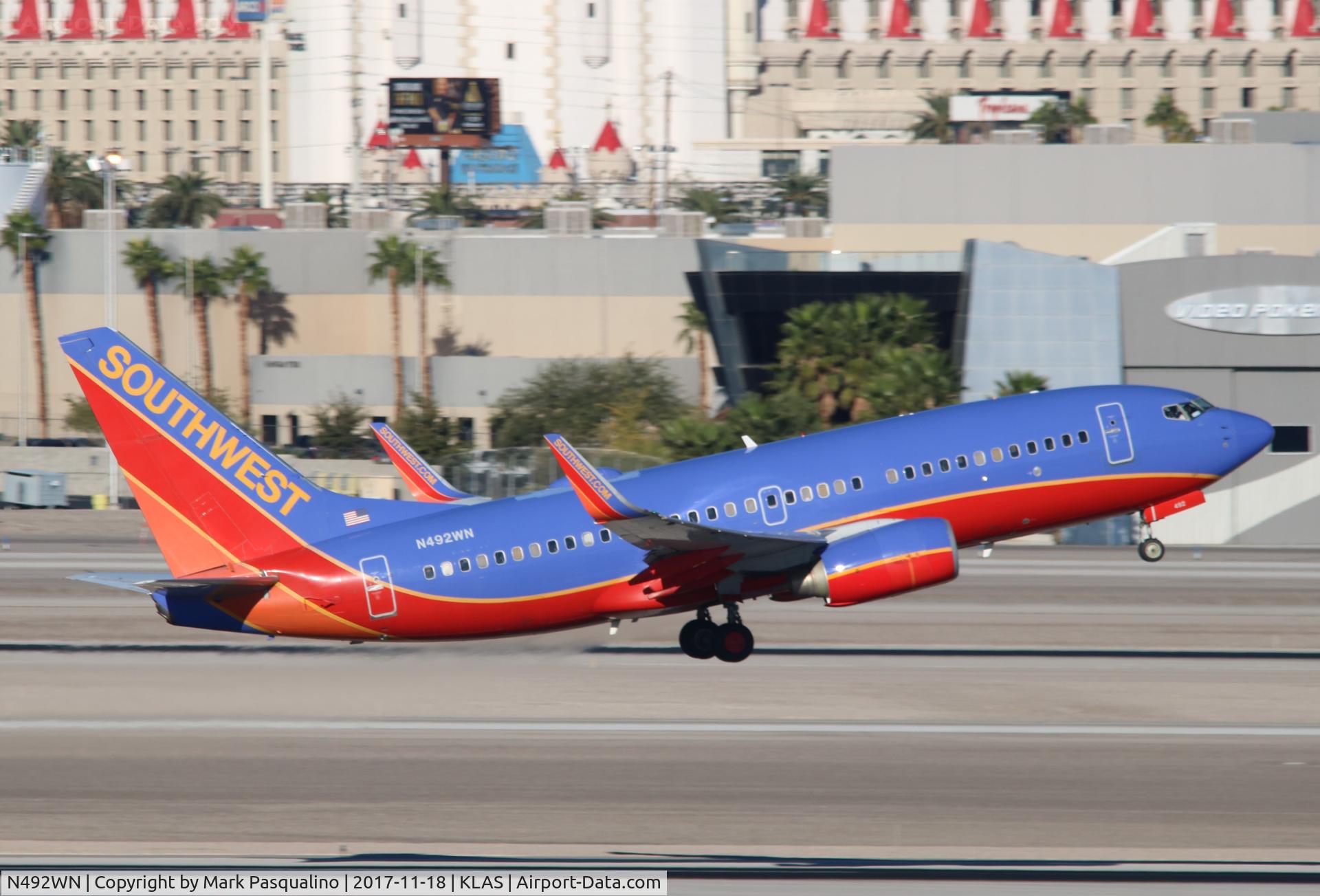 N492WN, 2004 Boeing 737-7H4 C/N 33866, Boeing 737-700