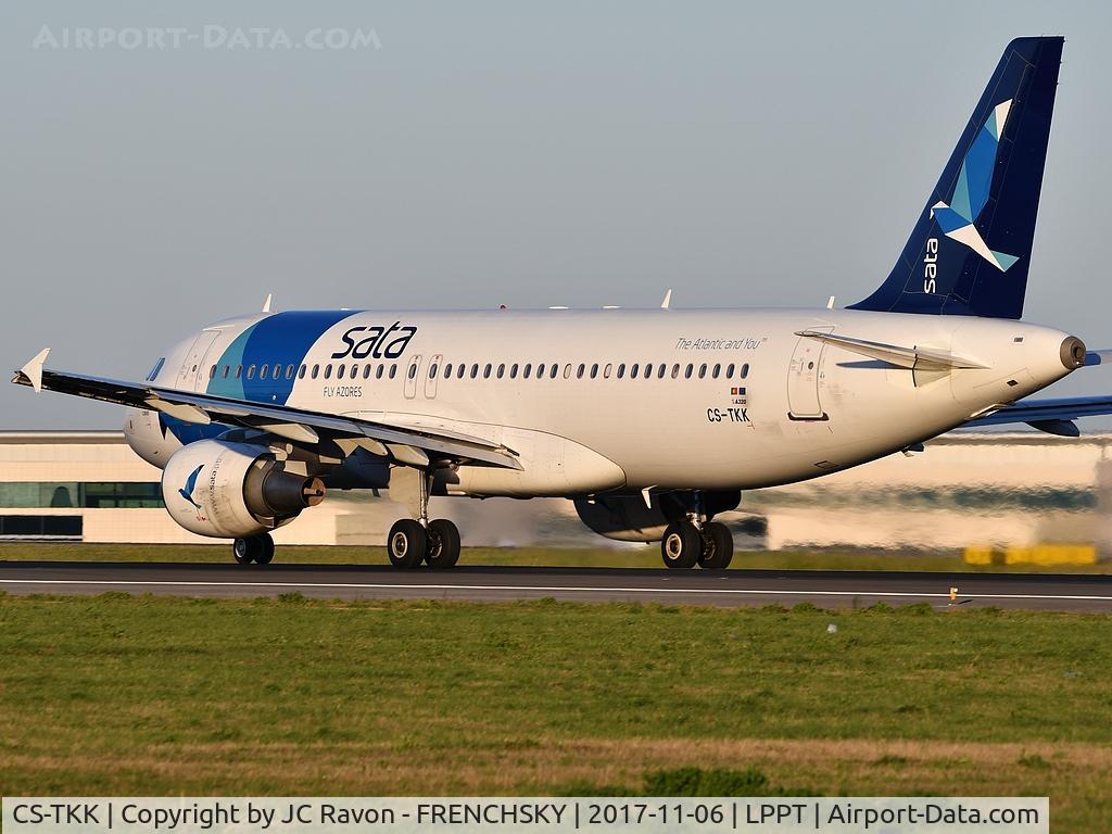 CS-TKK, 2005 Airbus A320-214 C/N 2390, 