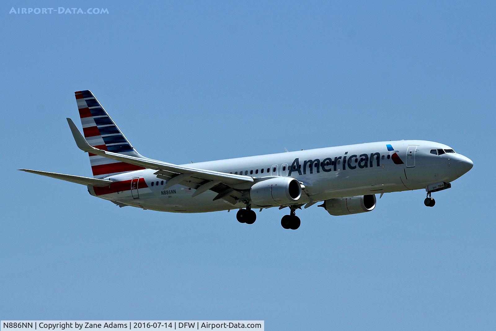 N886NN, 2012 Boeing 737-823 C/N 33223, Arriving at DFW Airport