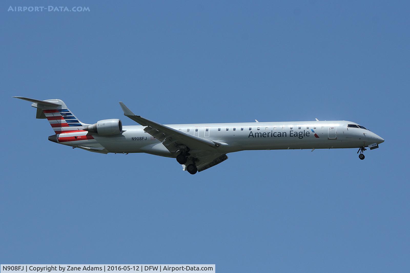 N908FJ, 2003 Bombardier CRJ-900ER (CL-600-2D24) C/N 15008, Arriving at DFW Airport