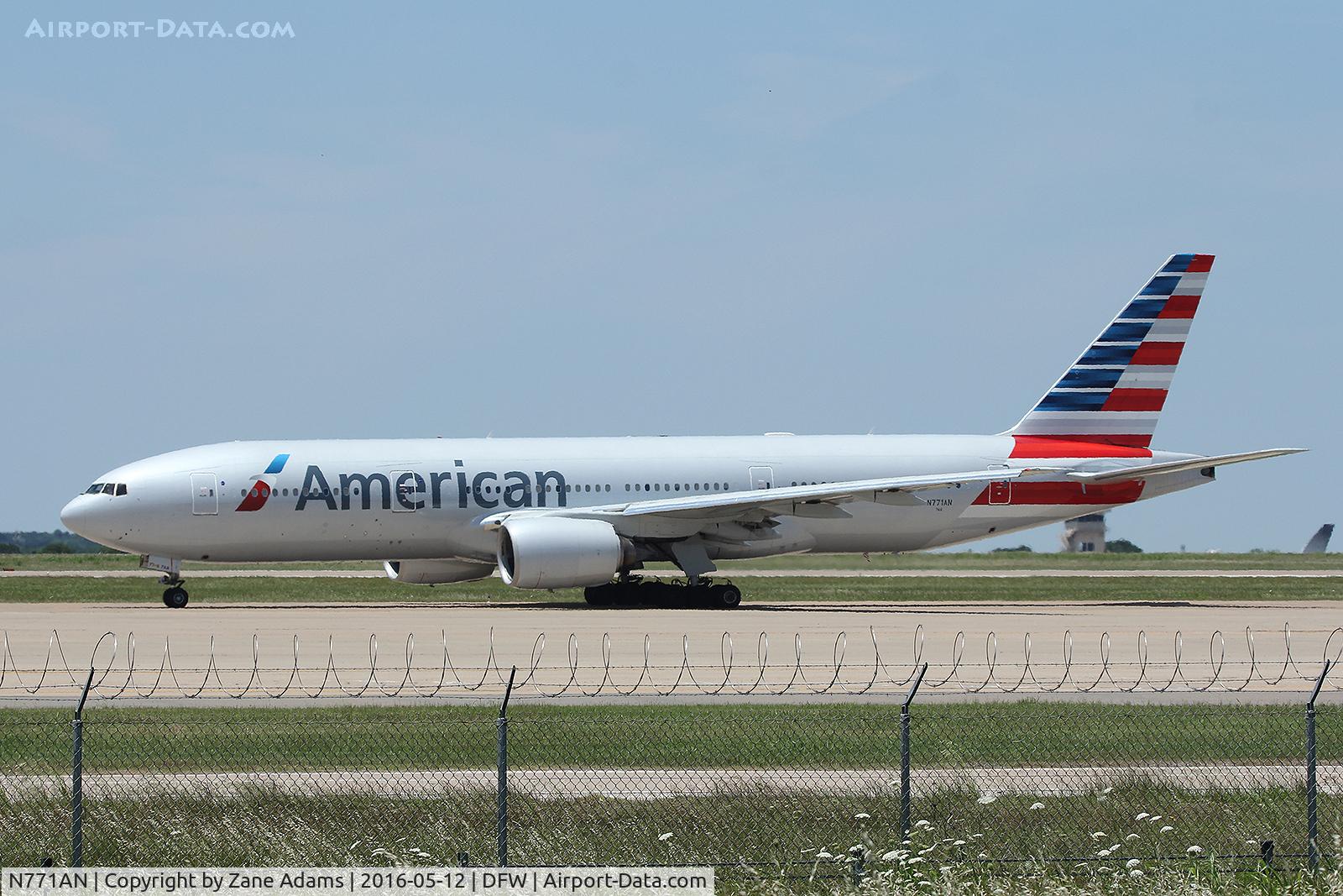 N771AN, 1999 Boeing 777-223 C/N 29579, Departing DFW Airport