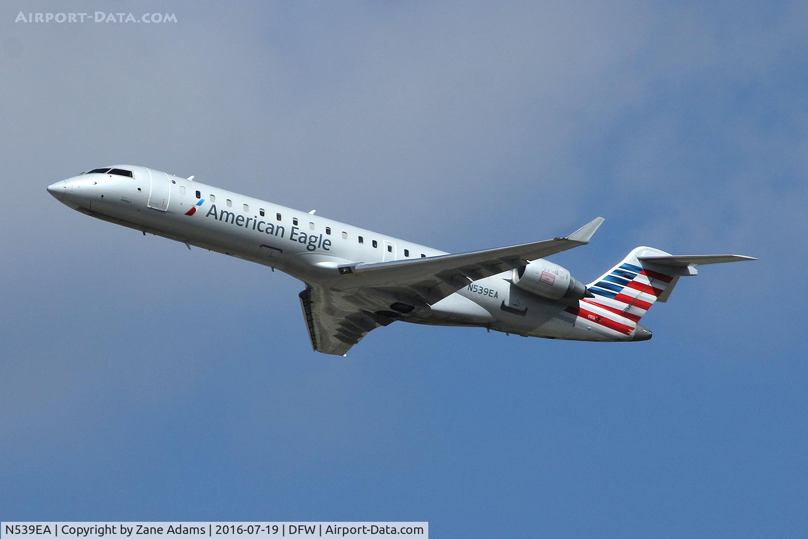 N539EA, Bombardier CRJ-702 (CL-600-2C10) Regional Jet C/N 10318, Departing DFW Airport