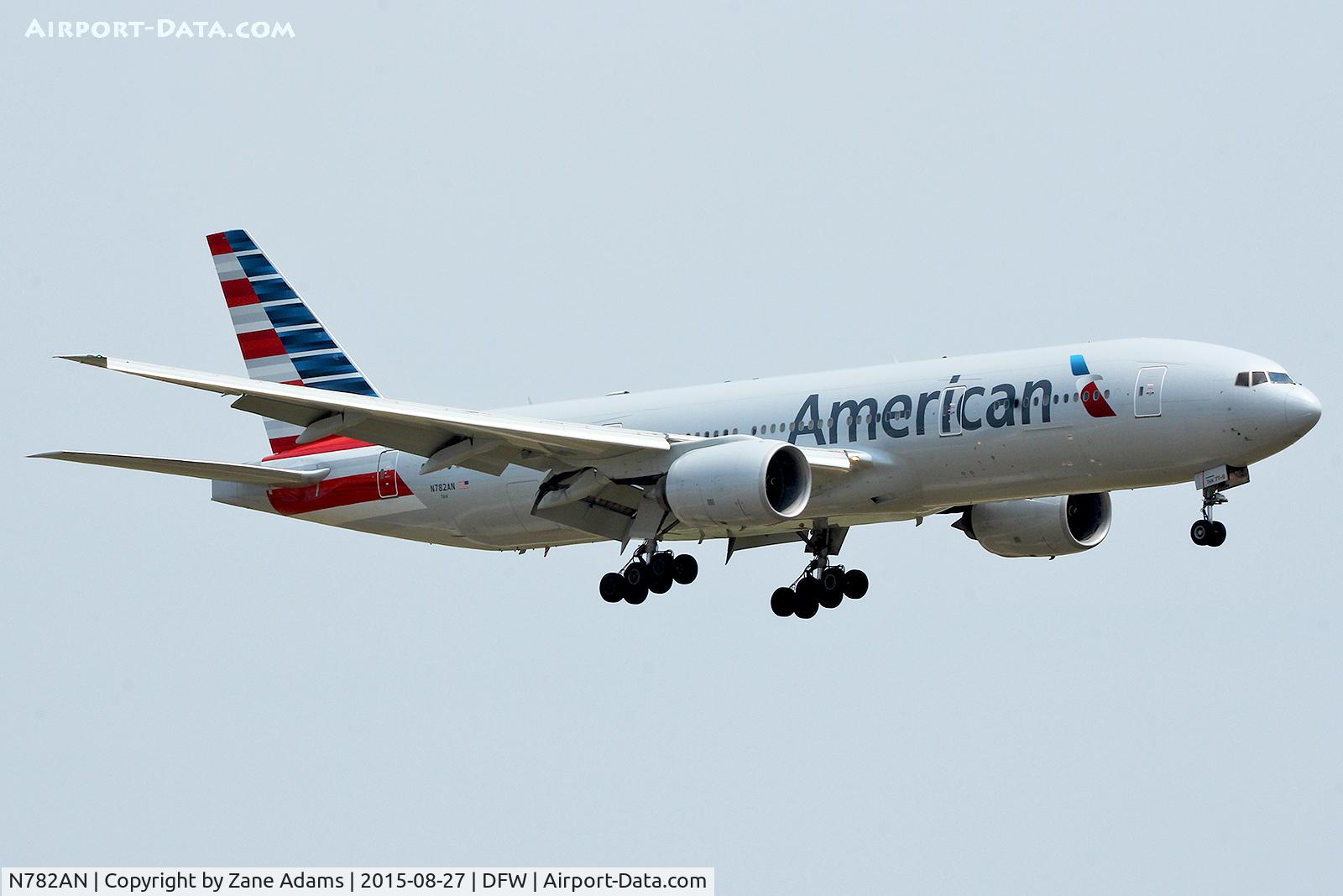 N782AN, 2000 Boeing 777-223 C/N 30003, Arriving at DFW Airport