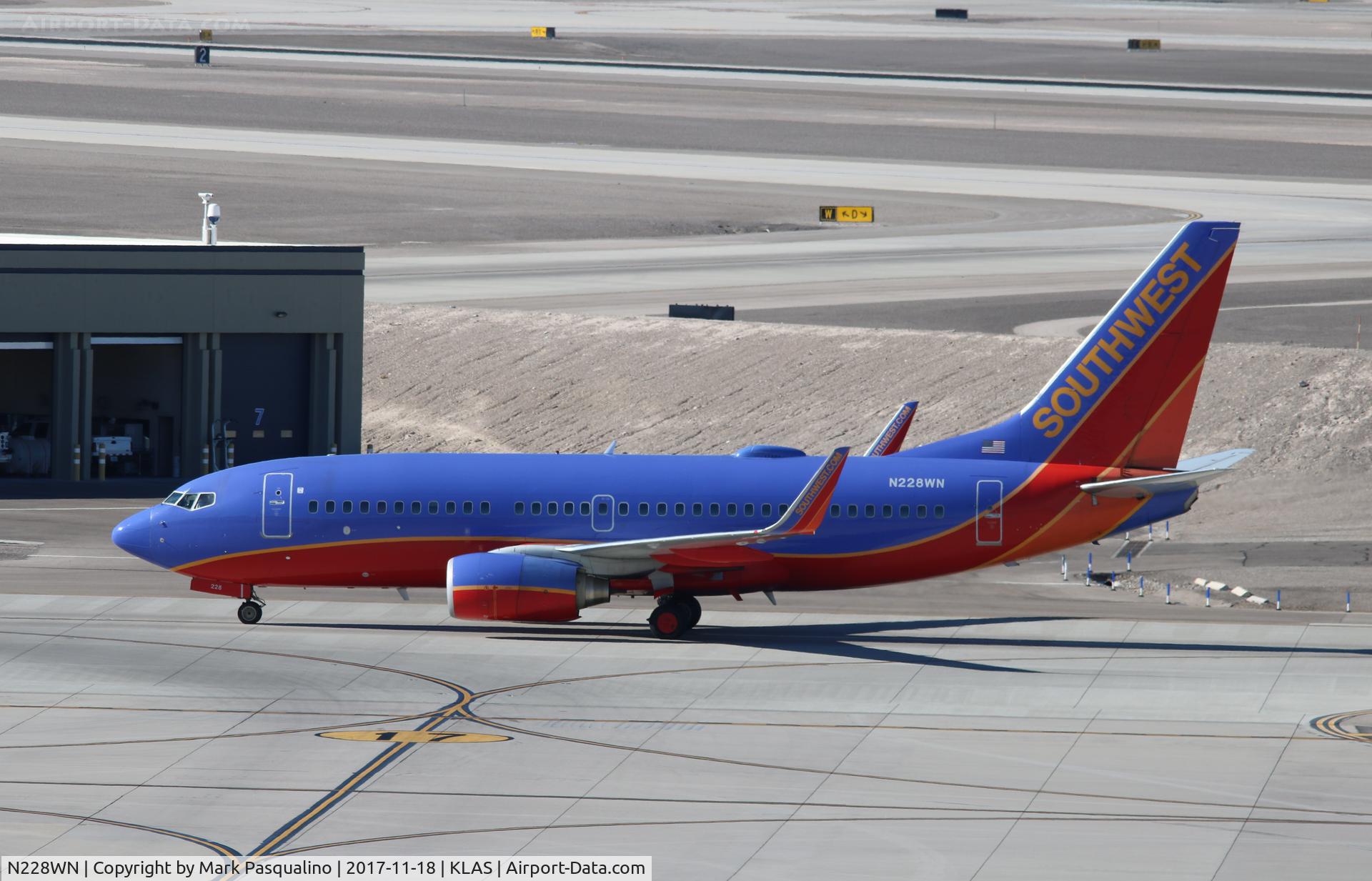 N228WN, 2005 Boeing 737-7H4 C/N 32496, Boeing 737-700