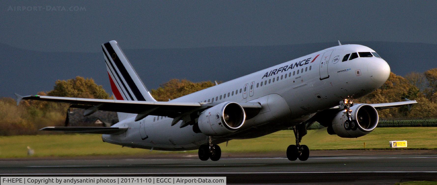 F-HEPE, 2010 Airbus A320-214 C/N 4298, just taken off