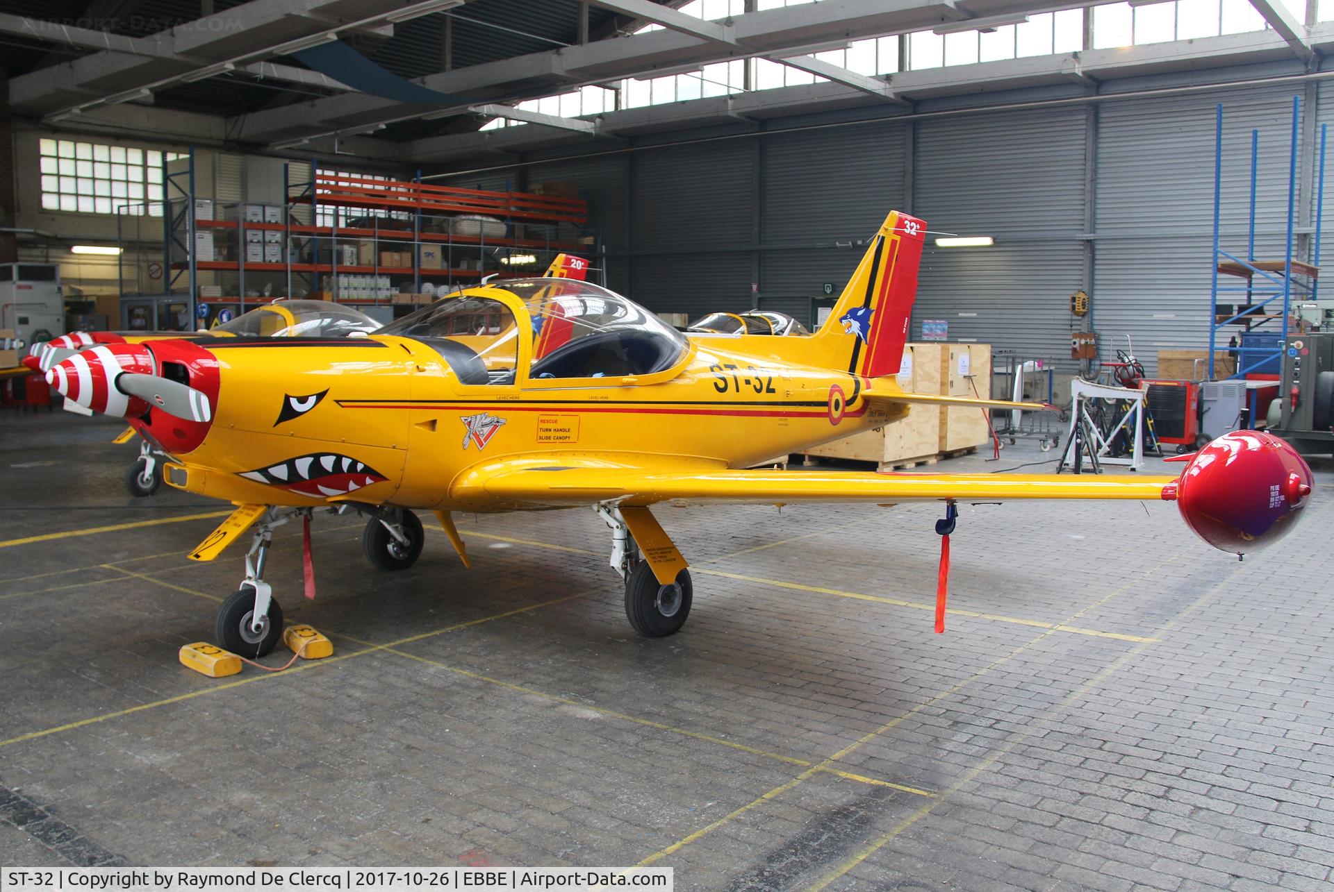 ST-32, SIAI-Marchetti SF-260M C/N 10-32, At Beauvechain.