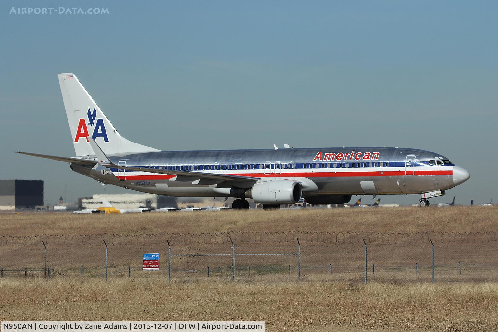 N950AN, 2000 Boeing 737-823 C/N 30087, Arriving at DFW Airport