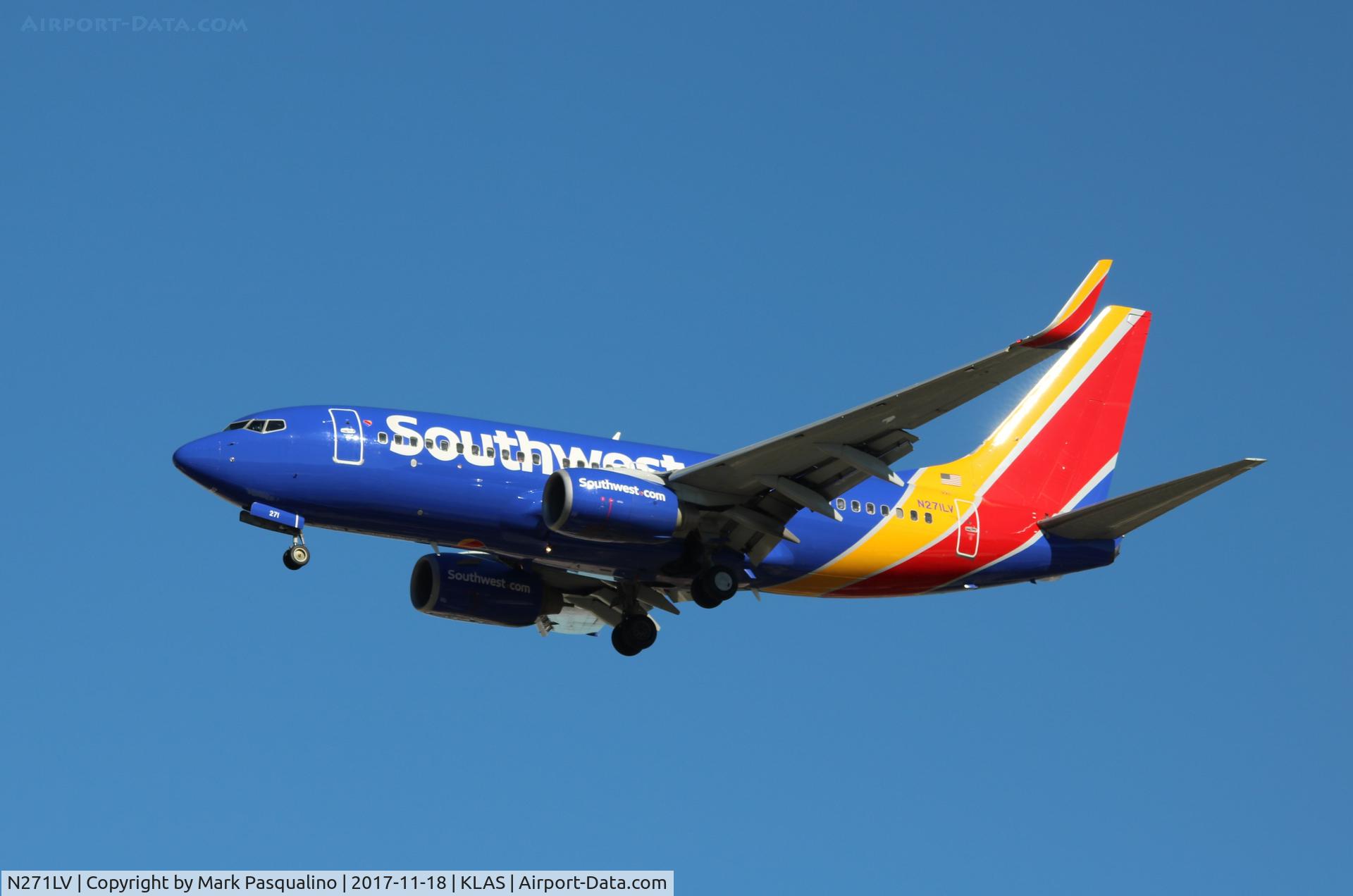 N271LV, 1998 Boeing 737-705 C/N 29090, Boeing 737-700