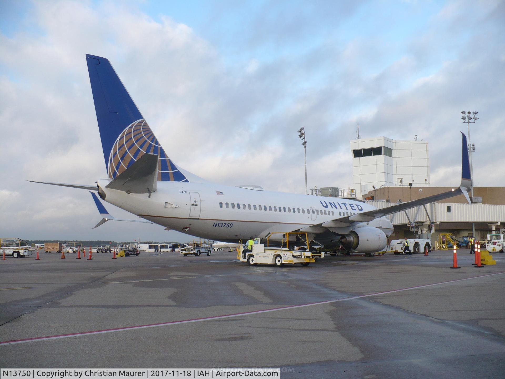 N13750, 1999 Boeing 737-724 C/N 28941, Boeing 737-724