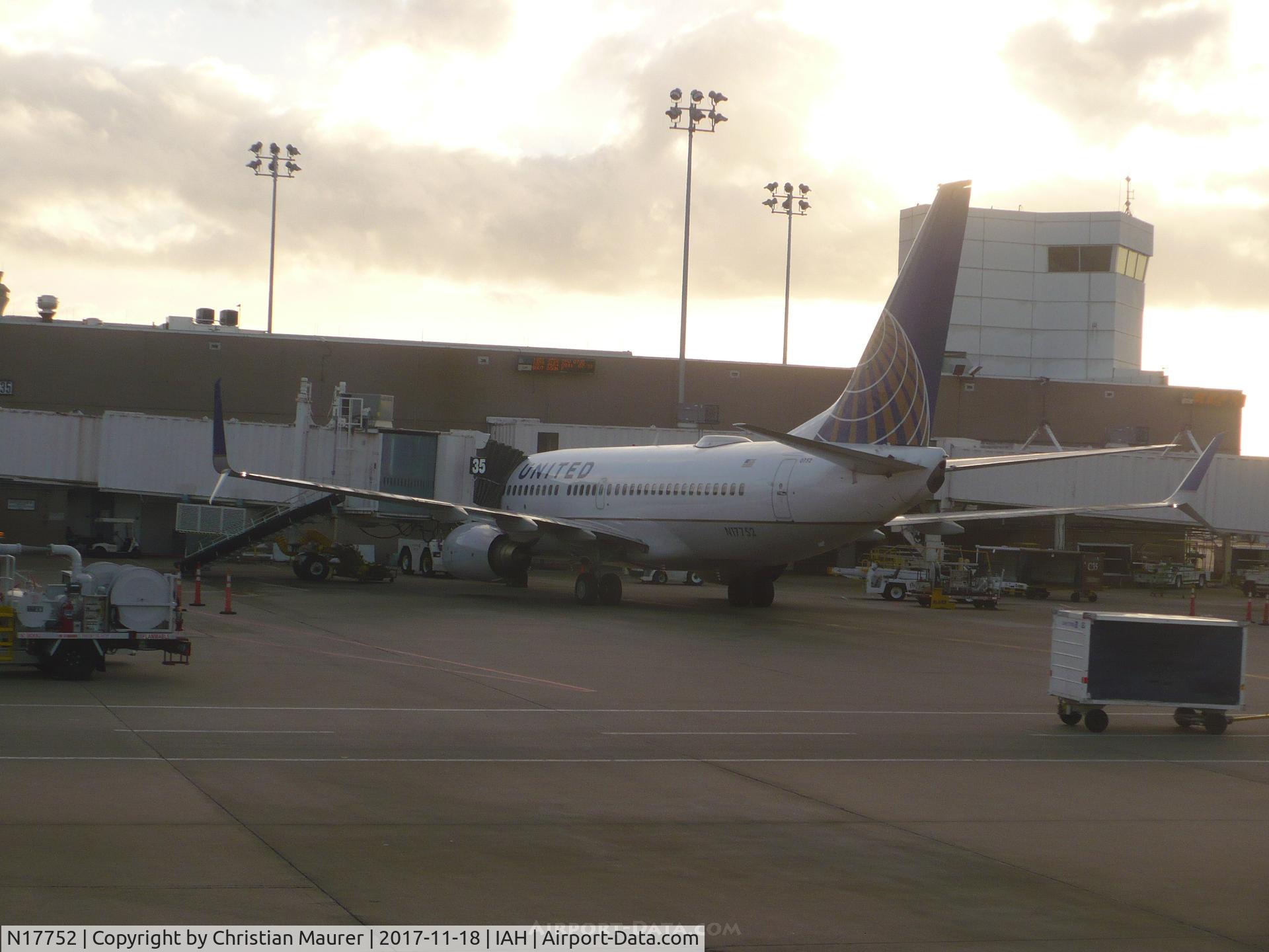 N17752, 1999 Boeing 737-71Q C/N 29048, Boeing 737-71Q