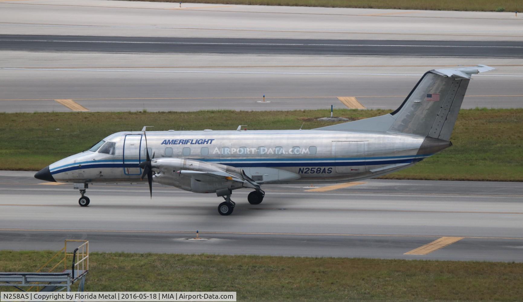 N258AS, 1989 Embraer EMB-120ER Brasilia C/N 120.131, Ameriflight