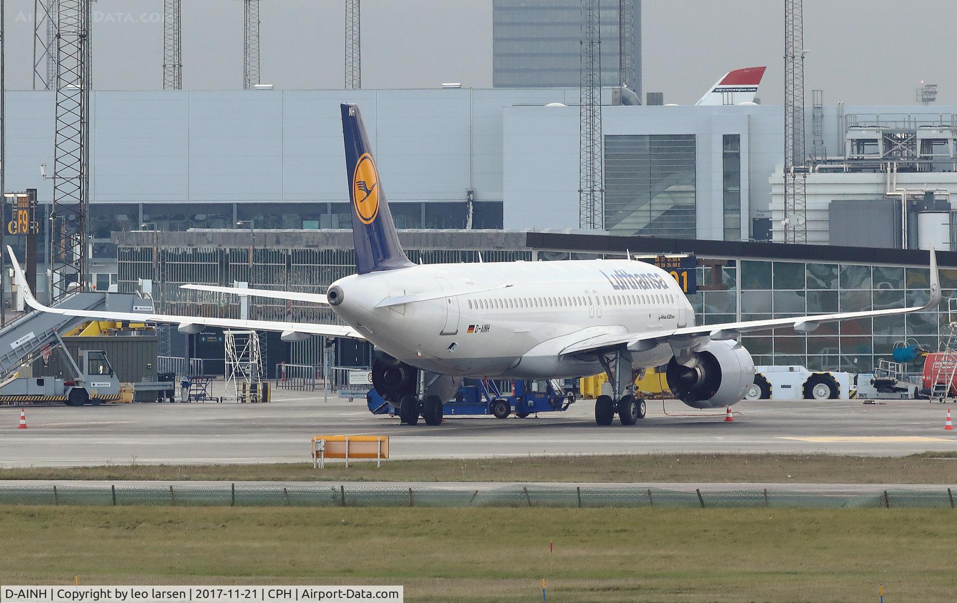 D-AINH, 2017 Airbus A320-271N C/N 7648, Copenhagen Kastrup 21.11.2017 with some sorts of technics.