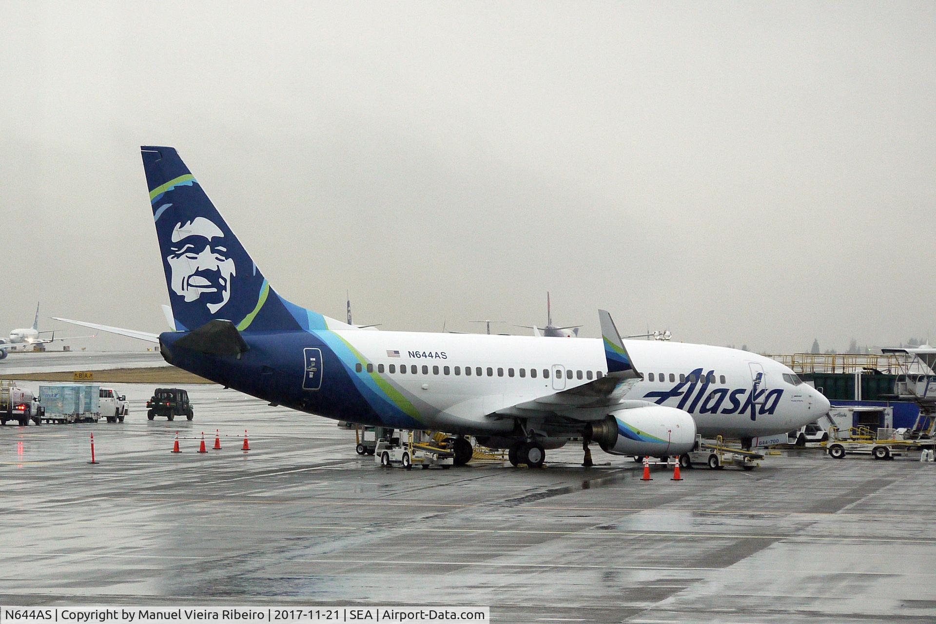 N644AS, 2003 Boeing 737-790 C/N 30795, new livery