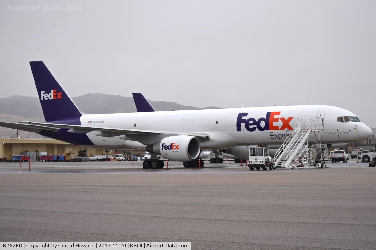 N782FD, 1992 Boeing 757-222 C/N 26677, Parked on the FedEx ramp.