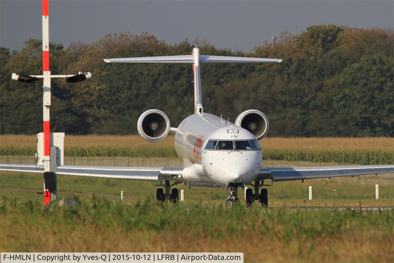 F-HMLN, 2012 Bombardier CRJ-1000EL NG (CL-600-2E25) C/N 19024, Bombardier CRJ-1000EL NG, Lining up rwy 07R, Brest-Bretagne Airport (LFRB-BES)