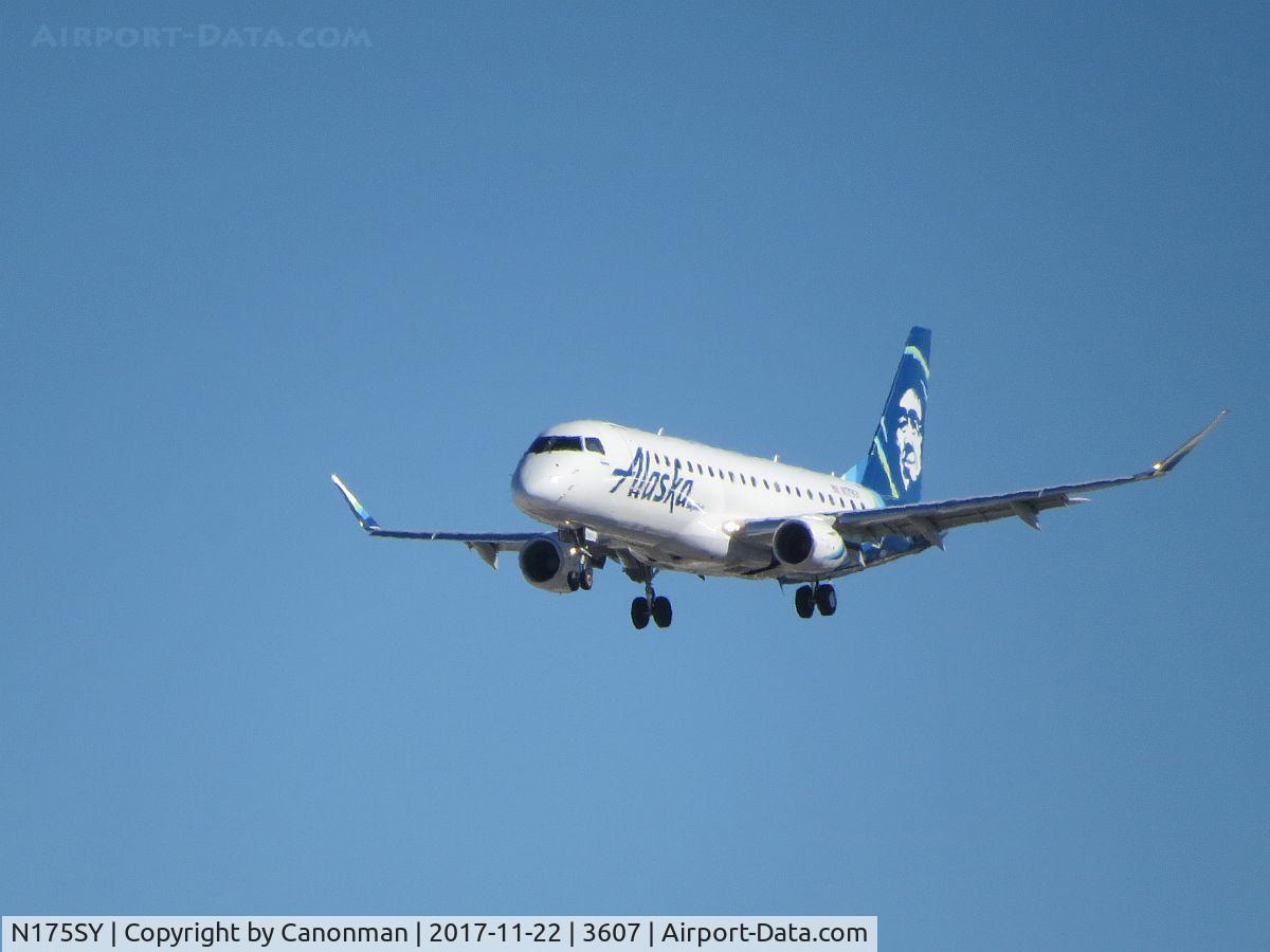 N175SY, 2015 Embraer 175LR (ERJ-170-200LR) C/N 17000527, Landing