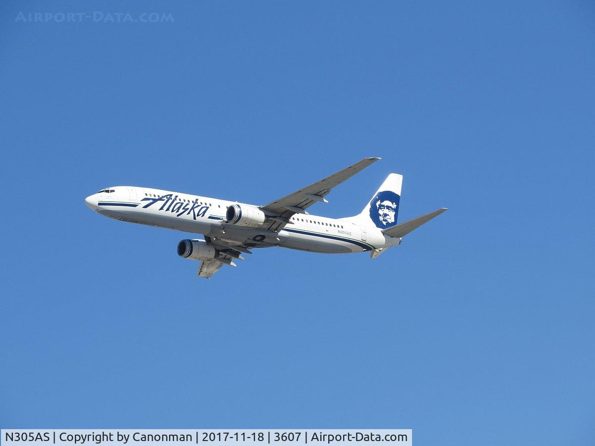 N305AS, 2000 Boeing 737-990 C/N 30013, Take off