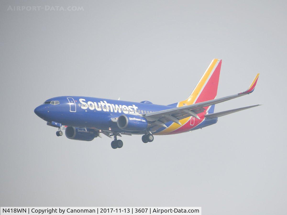 N418WN, 2001 Boeing 737-7H4 C/N 29823, Landing