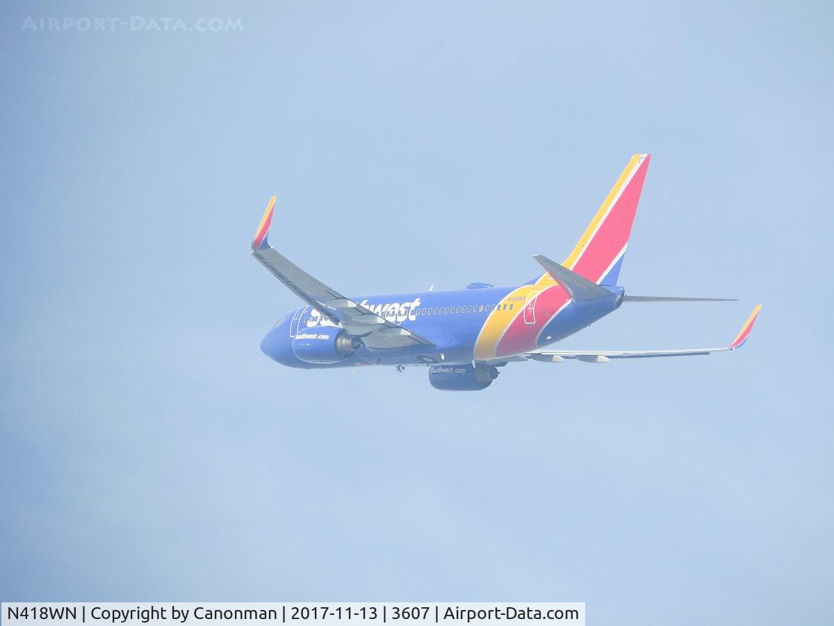 N418WN, 2001 Boeing 737-7H4 C/N 29823, Taking off