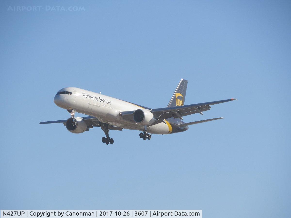N427UP, 1992 Boeing 757-24APF C/N 25458, Landing